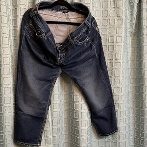 Silver Jeans Women's Dark Blue Cropped Jeans